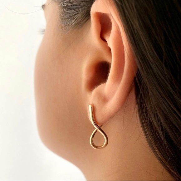Geometric Spiral Earrings | 18K Gold Plated | Luxury Hypoallergenic Jewelry - Picture 2 of 8